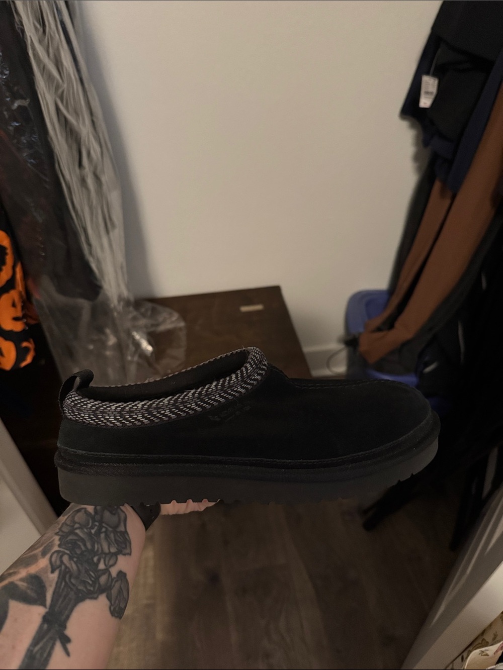 Black Koolaburra by Ugg. Literally worn to try on.